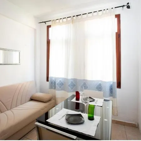 Anna Apartment *